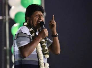 Morales y sus seguidores arremeten contra Paz y el estado de excepción que rige en Bolivia