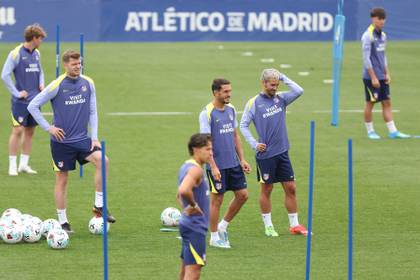 Hancko y Sorloth, con el grupo