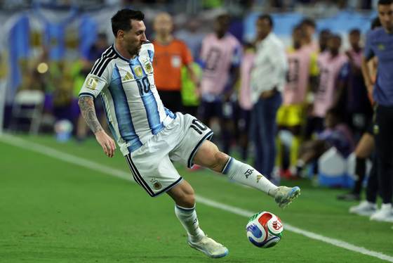 Argentina quiere disipar las dudas en el duelo Messi-Salah de octavos