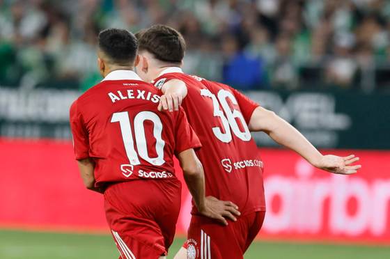 Alexis, feliz por el empate, espera que Almeyda esté "cuanto antes" de nuevo con el equipo