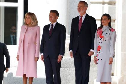 Emmanuel y Brigitte Macron son recibidos por los reyes de España en el Palacio Real