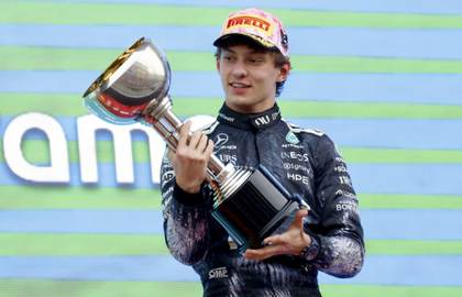 Antonelli estrecha el vínculo con Senna