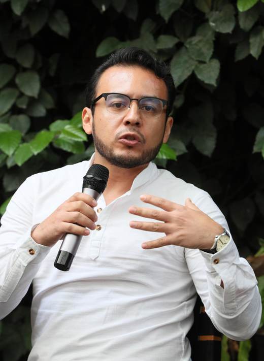 ONG logra frenar buques de proyecto de gas en el norte de México para proteger a ballenas