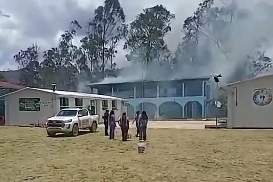 Un explosivo causó incendio en centro de votación durante las elecciones locales de Perú