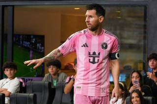 Leo Messi sufre una sobrecarga en los isquiotibiales