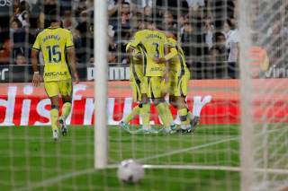 1-2. Mikautadze revive al Villarreal en Mestalla en el 96