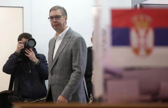 Asaltos y agresiones aisladas en las elecciones de Serbia, con una elevada participación