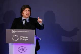 Milei irrumpe en la precampaña insultando a Sánchez y no dice si irá a la Cumbre iberoamericana