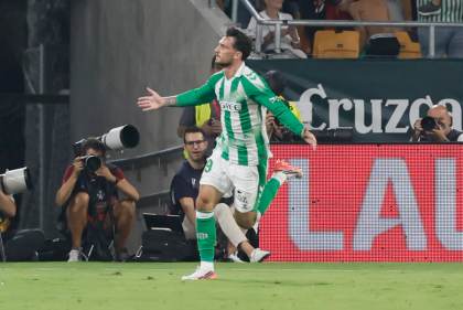 Antony y Parrott, en el ataque bético y los españoles Veiga y Sainz en el once portugués