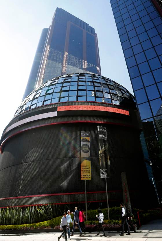 Bolsa de México gana un 1,01 % en línea con índices de EE.UU. y llega a 69.634,71 unidades