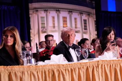 Servicio Secreto evacúa a Trump de cena de corresponsales tras aparentes disparos