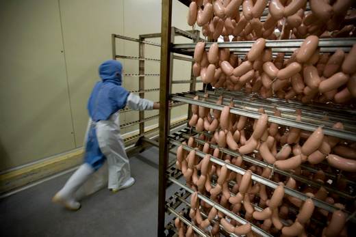 El 98 % de los compromisos medioambientales de las grandes cárnicas y lácteas son ecopostureo