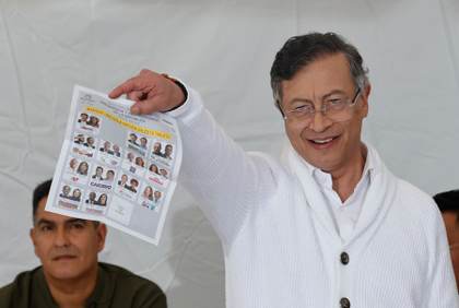 Petro vota en las elecciones en las que se escogerá a su sucesor para el periodo 2026-2030