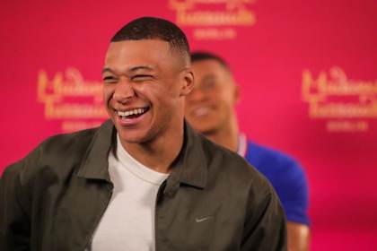 Kylian Mbappé cambia Nike por la empresa suiza On junto a Thierry Henry