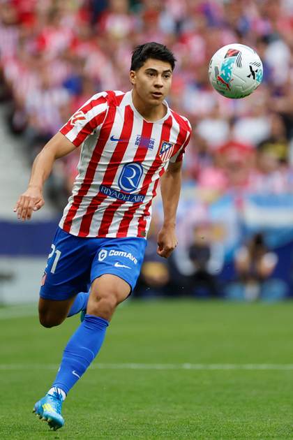 Obed Vargas, del Atlético de Madrid, y Santiago Giménez, AC Milan, concentran con México