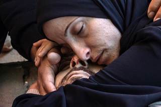 Gaza despide al reportero de Al Jazeera asesinado por Israel: "Su mensaje no se detendrá"