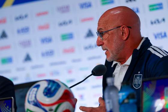 De la Fuente: "Lamine tiene que ser Lamine, Messi es inigualable"
