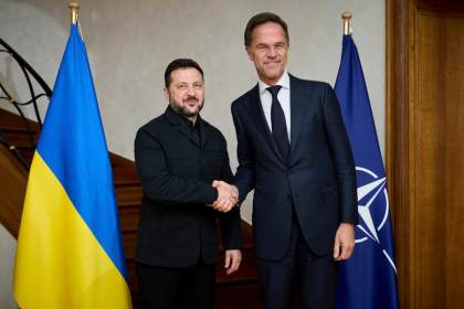 Rutte habla con Zelenski de la importancia de aplicar el alto el fuego energético con Rusia