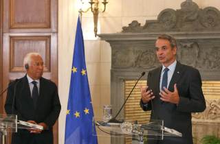 Gobierno conservador griego tacha de "ataque híbrido" entrada masiva de migrantes a Ceuta
