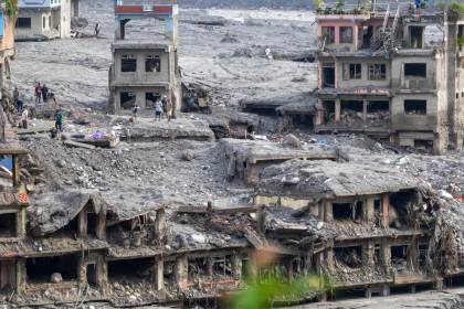 Nepal eleva a 1.355 los muertos y mantiene en casi 5.000 los desaparecidos tras la riada