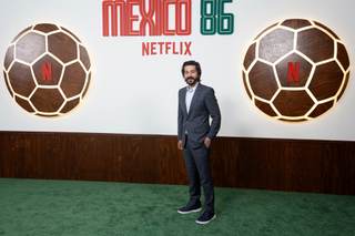 Diego Luna cuestiona "honorabilidad" de la FIFA en presentación de la cinta 'México 86'