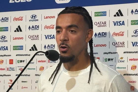 Malo Gusto: "Queremos ayudar a Mbappé a superar a Messi, por supuesto"