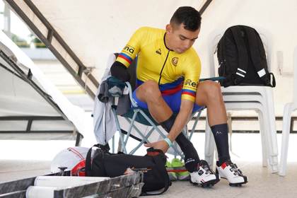 Militares colombianos prestan servicio en el paraciclismo, un deporte que salvó sus vidas