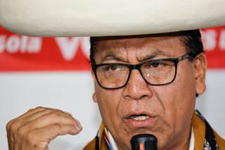 El candidato Sánchez afirma que la elección en Perú no ha concluido y se une a marchas