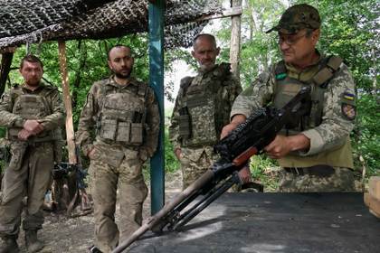 Ucrania impulsa los salarios y el reclutamiento extranjero en una gran reforma militar