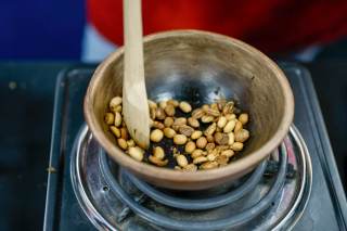 Una feria reúne en Ecuador a productores y expertos para impulsar el café de especialidad