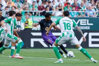 2-5. Un orgulloso Betis tampoco frena la marcha triunfal del Barcelona