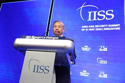 El líder de Vietnam pide diálogo y paz al abrir el principal foro de seguridad de Asia