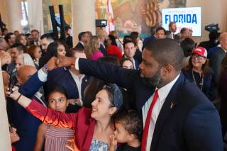 Candidato republicano a gobernar Florida apoya a Trump "en la caída del régimen" de Cuba