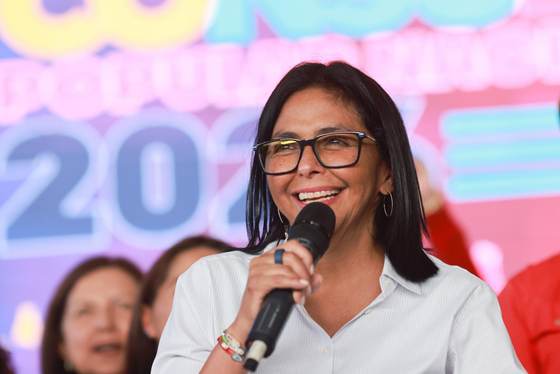 Delcy Rodríguez llama a superar el "odio" e insiste en pedir cese de sanciones a Venezuela