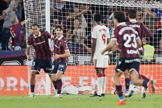 3-3. Un gol de Ndukwe en el último minuto rescata al Levante en la locura del Ciutat