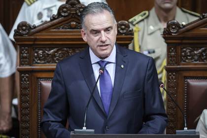 Orsi rinde cuentas al Parlamento y afirma que su política exterior es de resultados