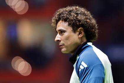 Guillermo Ochoa cumple en su primer día de trabajo con selección mexicana