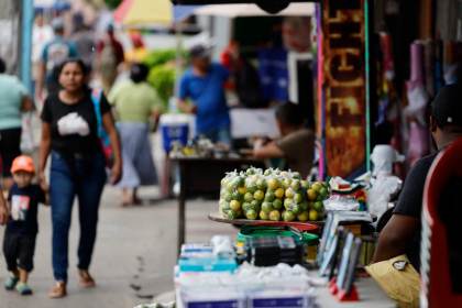 Jóvenes en Panamá encuentran una oportunidad en plena crisis de empleo