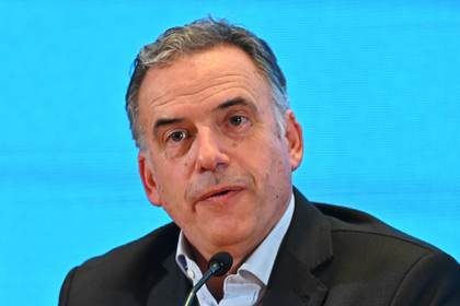 Orsi dice que Uruguay no está "vacunado" contra las afecciones de convivencia democrática