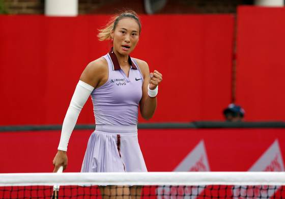 Zheng frena la remontada de Solana Sierra en Bad Homburg