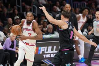 Doncic se regala una paliza a los Warriors por su cumpleaños y Durant supera a Kobe Bryant