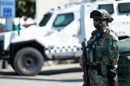 Agentes arrestan a presunto miembro de grupo dedicado a la extorsión en Ciudad de México
