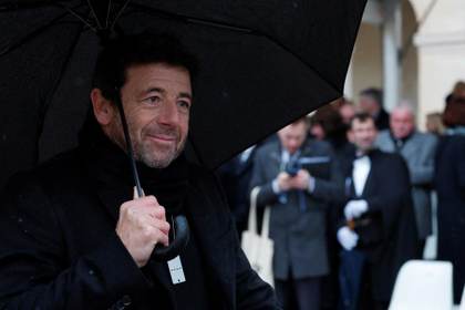 El célebre cantante francés Patrick Bruel, imputado por violación y otros delitos sexuales