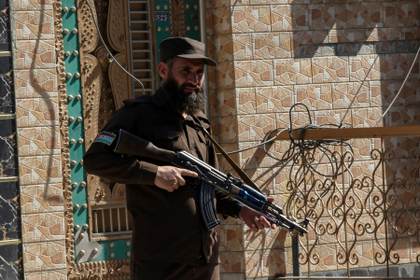Afganistán y Pakistán mantienen combates en la frontera en su décimo día de escalada