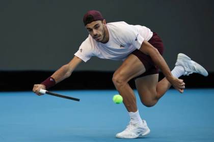El checo Mensik se 'venga' del argentino Francisco Cerúndolo y lo apea de Shanghái
