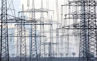 Los precios de la electricidad en la UE suben el 22,8% desde febrero frente al alza del 88,4% del gas