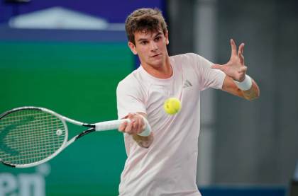 Rafa Jódar gana a Medvedev y habrá final española en Shanghái ante Davidovich