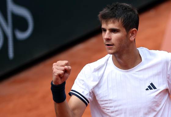 Jódar remonta al magisterio de Carreño camino de sus primeros cuartos de Roland Garros