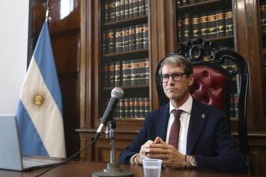 Presidente de La Rioja defiende el uso de la IA para preservar el patrimonio de la lengua