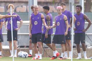 Gavi y Gabriel Jesus completan el penúltimo entreno antes del compromiso en Mestalla